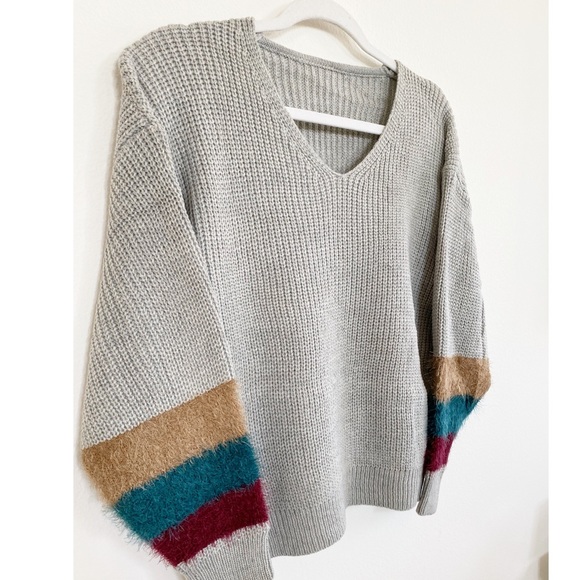 New Multi-colored Fur Cuff Sleeve Grey Pullover Sweater - Picture 9 of 11